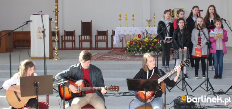 II Koncert Uwielbienia i Dziękczynienia w kościele p.w. Św. Wojciecha.