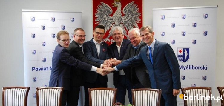 Starosta, burmistrzowie i wójtowie powiatu myśliborskiego podpisali deklarację współpracy.
